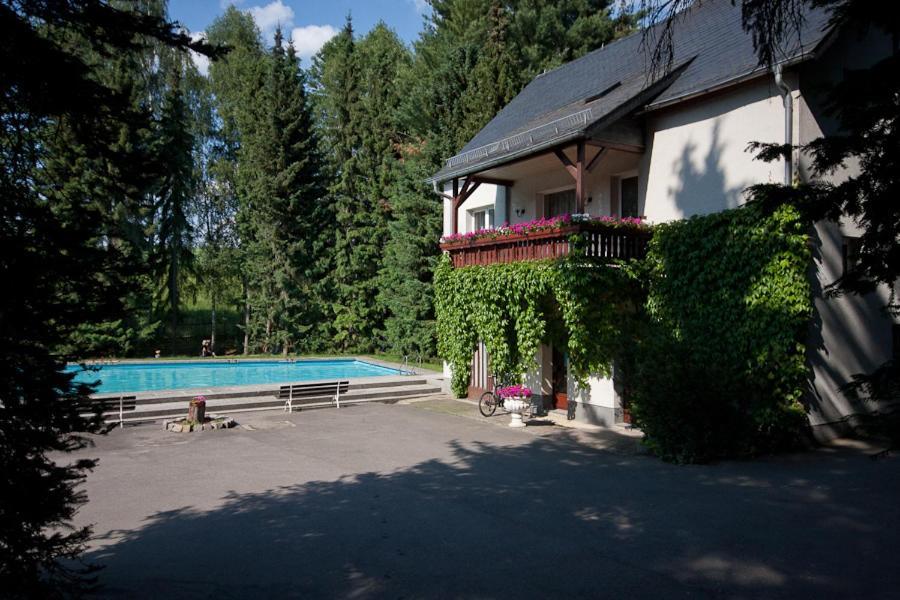 Land-Gut-Hotel Zur Lochmuehle Penig Екстер'єр фото